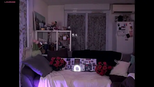 AdorahB3ll3 online show from January 18, 2026, 8:01 pm