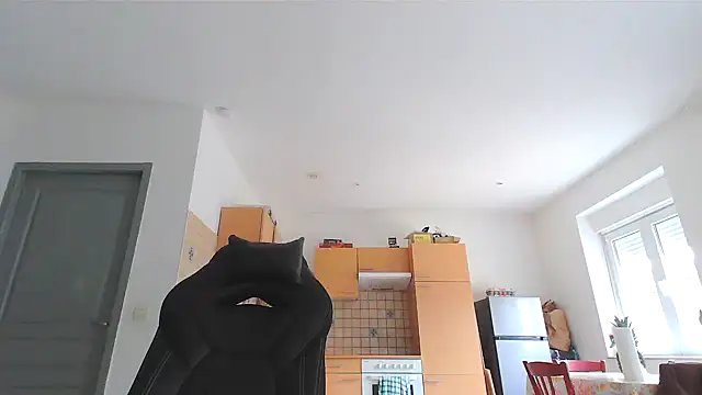 Snapshot of serena__vedette chatting on February 12, 2025, 2:43 pm serena vedette online show from February 12, 2025, 2:43 pm