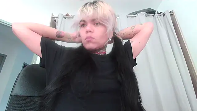Snapshot of serena__vedette chatting on September 11, 2025, 8:14 am serena vedette online show from September 11, 2025, 8:14 am
