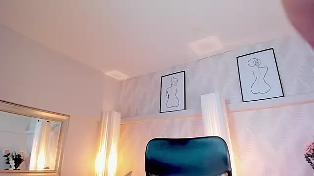 Melina Cooper  online show from October 8, 2025, 8:53 pm