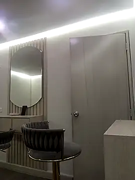 Melina Cooper  online show from September 13, 2025, 12:27 pm