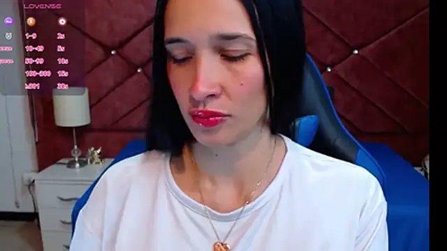 victoria adams07 online show from April 11, 2026, 1:26 pm