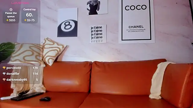 HannaaMiller online show from March 17, 2025, 8:18 am