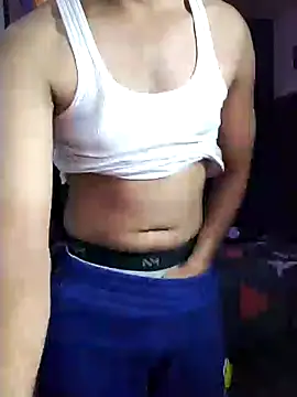 Snapshot of fit_boyxx chatting on October 21, 2025, 8:41 pm fit boyxx online show from October 21, 2025, 8:41 pm