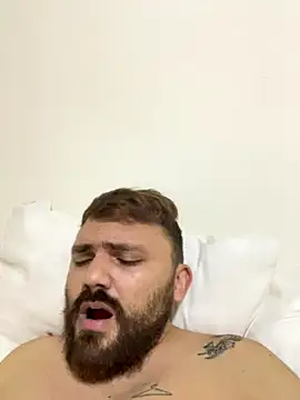 ruivinho66 online show from October 15, 2025, 1:15 am