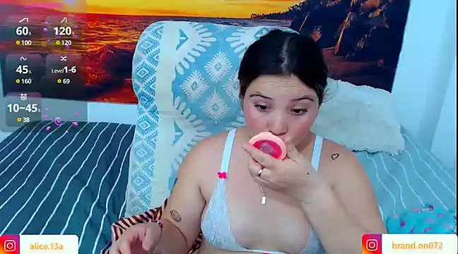 alicia milk 13 online show from January 29, 2025, 9:39 pm