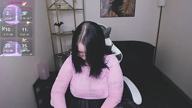 Manic pixie  online show from December 4, 2025, 3:55 pm