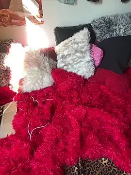 I am babydoll online show from October 8, 2025, 3:24 pm