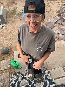 I am babydoll online show from April 3, 2026, 12:28 am