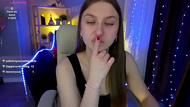 Snapshot of AureliaBliss_ chatting on March 3, 2025, 4:15 pm AureliaBliss online show from March 3, 2025, 4:15 pm
