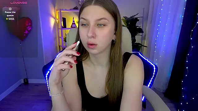 Snapshot of AureliaBliss_ chatting on February 25, 2025, 4:35 pm AureliaBliss online show from February 25, 2025, 4:35 pm