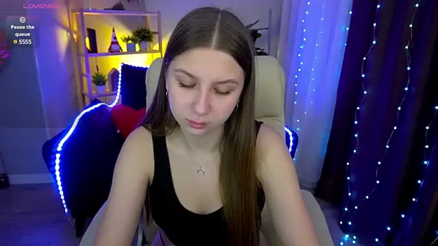 Snapshot of AureliaBliss_ chatting on February 25, 2025, 8:32 pm AureliaBliss online show from February 25, 2025, 8:32 pm