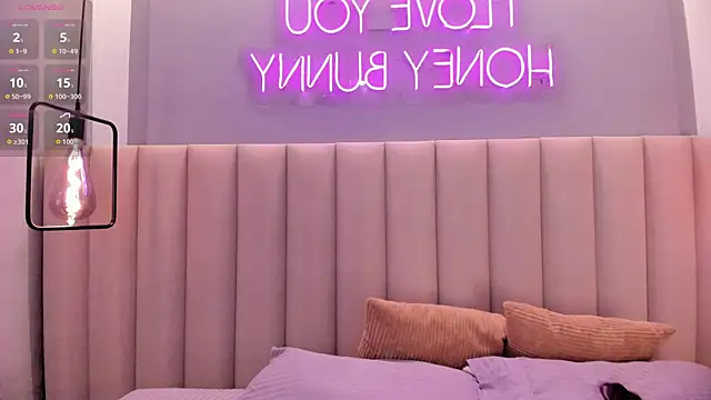 Snapshot of Naomymonroe_ chatting on July 10, 2026, 10:48 am Naomymonroe online show from July 10, 2026, 10:48 am