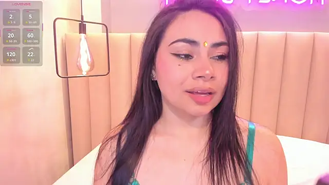 Naomymonroe  online show from November 13, 2025, 9:51 pm