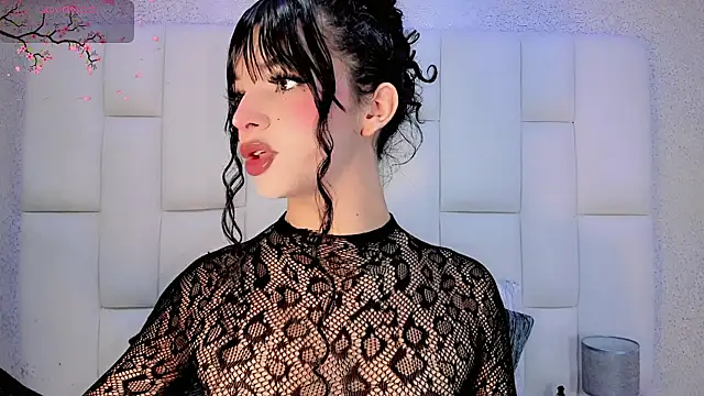 Angeles Busst online show from January 12, 2026, 8:47 pm