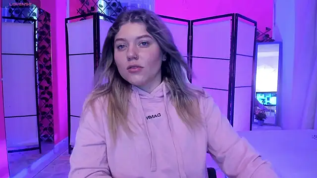 Snapshot of alaia_greyy chatting on February 23, 2026, 1:23 pm alaia greyy online show from February 23, 2026, 1:23 pm