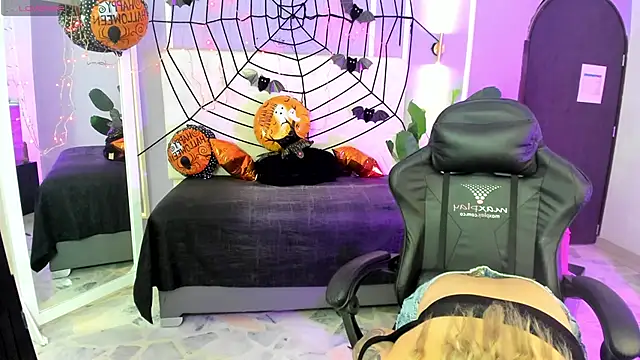 alaia greyy online show from October 10, 2025, 1:12 pm