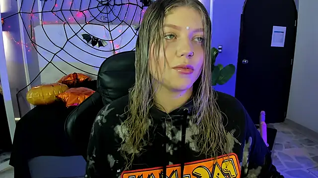 alaia greyy online show from November 4, 2025, 12:42 pm