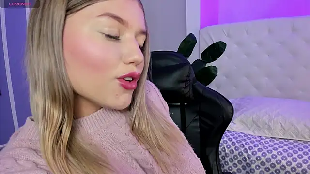 alaia greyy online show from December 2, 2025, 12:51 pm