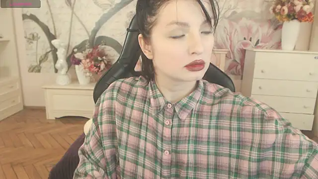 BritneyBarker online show from April 19, 2026, 7:53 am