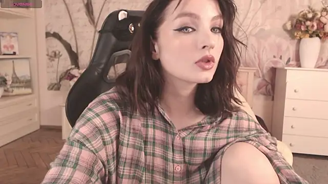 BritneyBarker online show from September 16, 2025, 8:10 pm