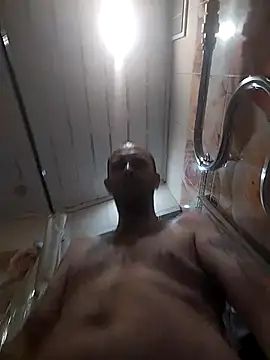 MaxDevilWhite online show from December 4, 2025, 7:46 pm