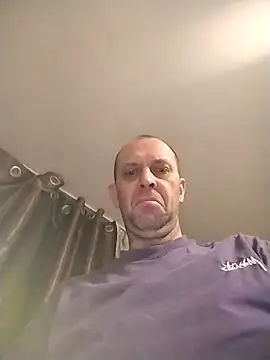 MaxDevilWhite online show from November 26, 2025, 5:24 pm