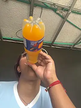 CamiiGarcia online show from November 12, 2025, 7:51 pm