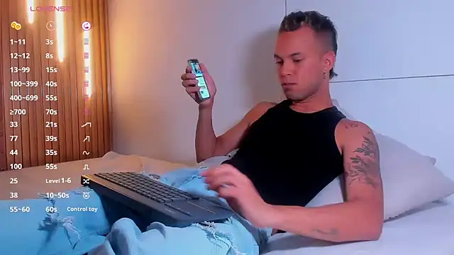 Snapshot of Jeremmy_Love chatting on February 18, 2026, 9:22 pm Jeremmy Love online show from February 18, 2026, 9:22 pm