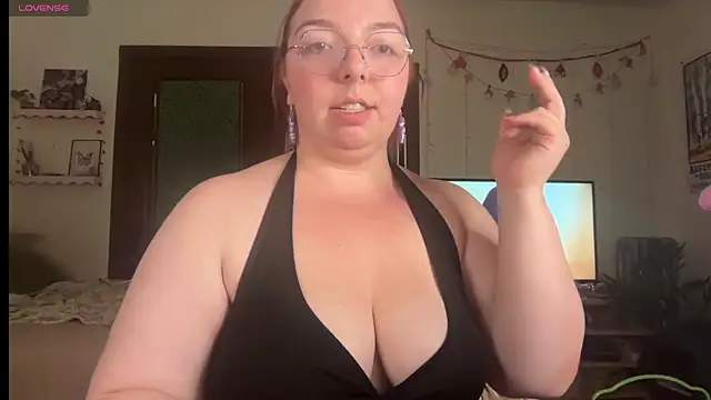 curvycate127 online show from June 9, 2026, 6:58 am