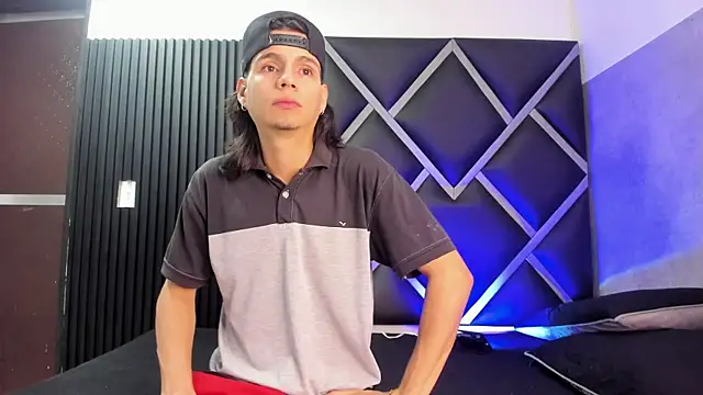 Martshall09 online show from October 27, 2025, 9:16 pm