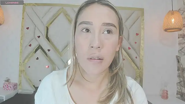 Lannajansen online show from March 18, 2025, 2:28 pm