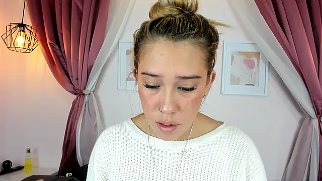 Lannajansen online show from May 24, 2026, 3:34 pm
