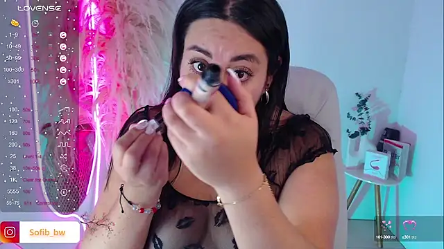 Snapshot of Sofi_BBW chatting on October 9, 2025, 11:33 am Sofi BBW online show from October 9, 2025, 11:33 am