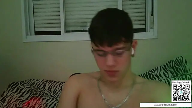 vitorsafado19 online show from November 24, 2025, 1:49 am