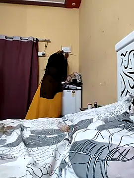 SEXY-NUTAN online show from March 22, 2025, 3:20 pm