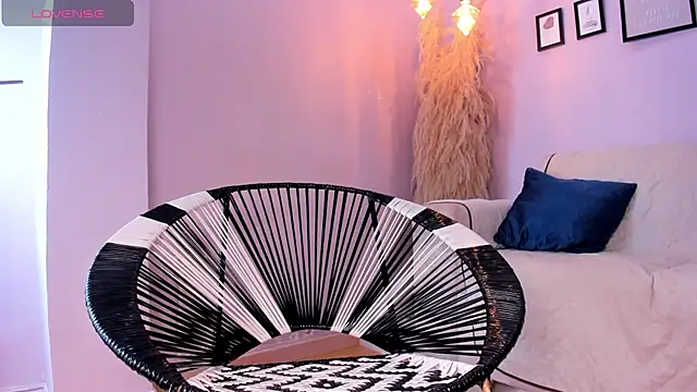 alana rossetti online show from September 18, 2025, 12:41 pm