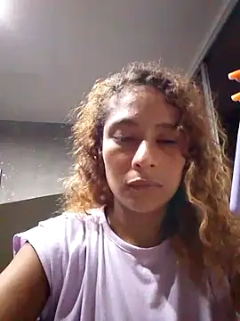 Snapshot of Zoedaniels chatting on March 22, 2025, 4:35 am Zoedaniels online show from March 22, 2025, 4:35 am