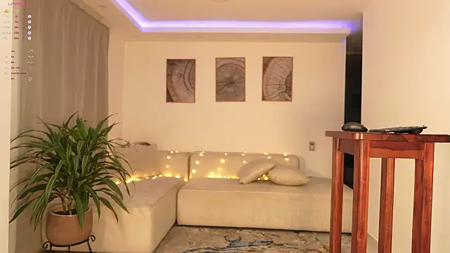 cinnamon crisss online show from February 14, 2026, 12:55 am