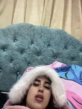 Girl milk7 online show from March 17, 2025, 11:21 am