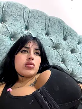 Girl milk7 online show from September 27, 2025, 5:57 am