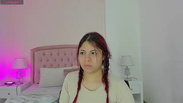 Kendall  Fox online show from October 26, 2025, 5:41 am