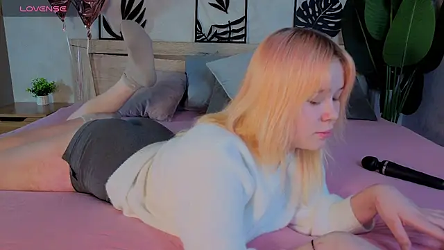 Snapshot of Amy_Kimberlly chatting on February 28, 2026, 6:35 am Amy Kimberlly online show from February 28, 2026, 6:35 am