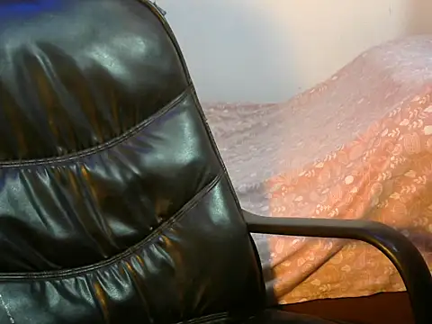 Snapshot of shutup_ chatting on February 7, 2025, 4:03 pm shutup online show from February 7, 2025, 4:03 pm