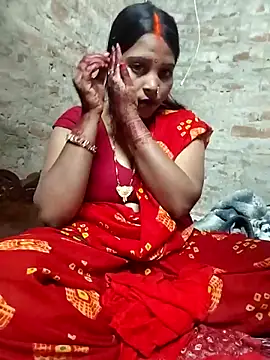 Snapshot of Simrandeshipp chatting on February 15, 2026, 4:06 pm Simrandeshipp online show from February 15, 2026, 4:06 pm