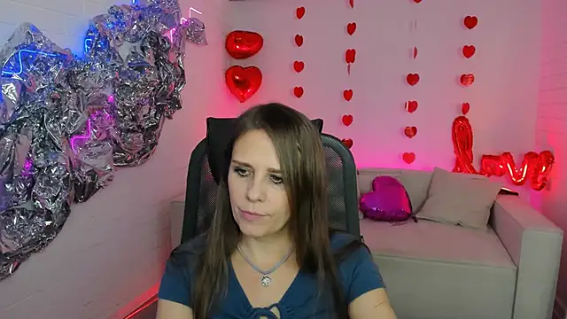 EmiliaBedy online show from March 18, 2025, 9:23 am