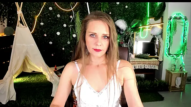 EmiliaBedy online show from June 21, 2026, 9:04 am