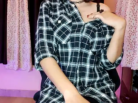 Snapshot of Aapsara_ chatting on February 6, 2025, 4:47 pm Aapsara online show from February 6, 2025, 4:47 pm
