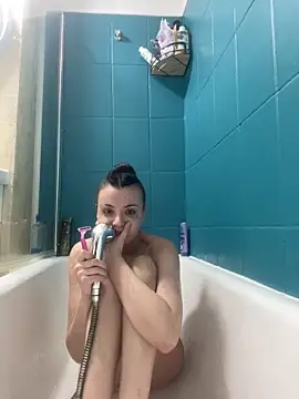 bunnythetailor online show from November 7, 2025, 6:56 pm