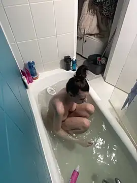 bunnythetailor online show from March 7, 2026, 4:23 pm